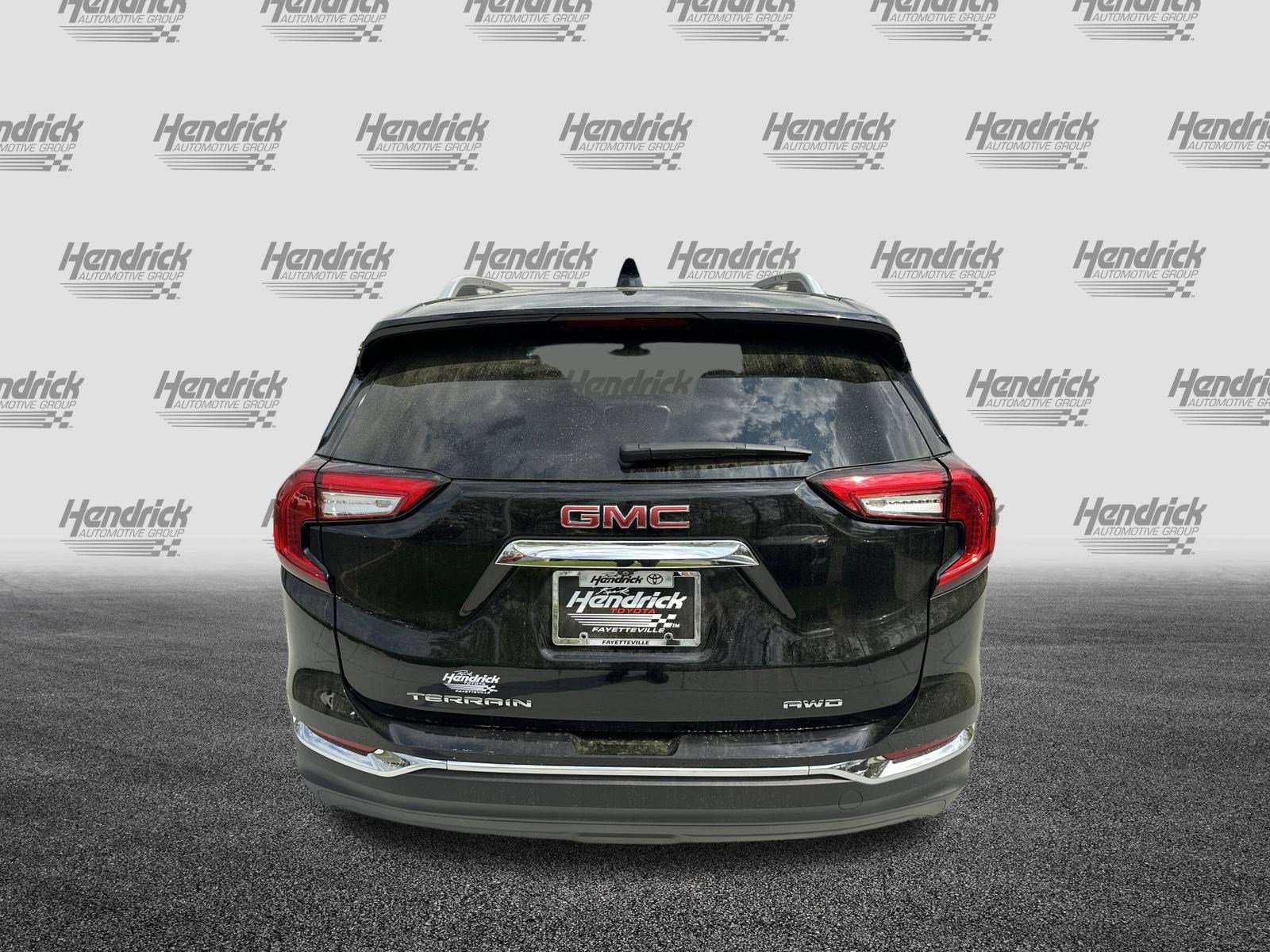 Used 2024 GMC Terrain SLT w/ Infotainment Package II image 9