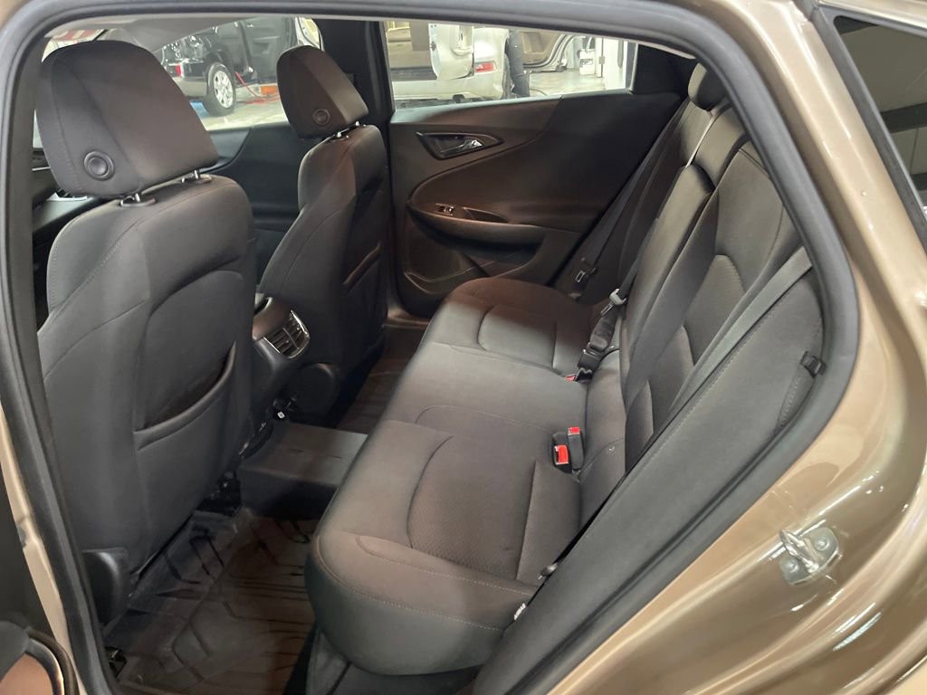 Used 2018 Chevrolet Malibu LT image 25