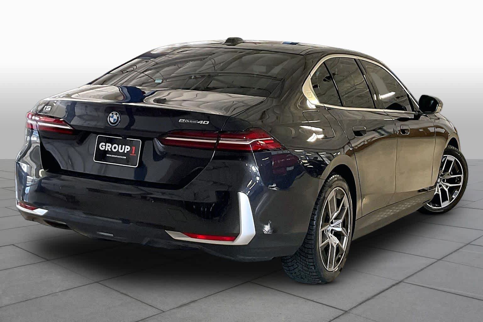 Used 2024 BMW i5 eDrive40i w/ M Sport Package RWD image 12