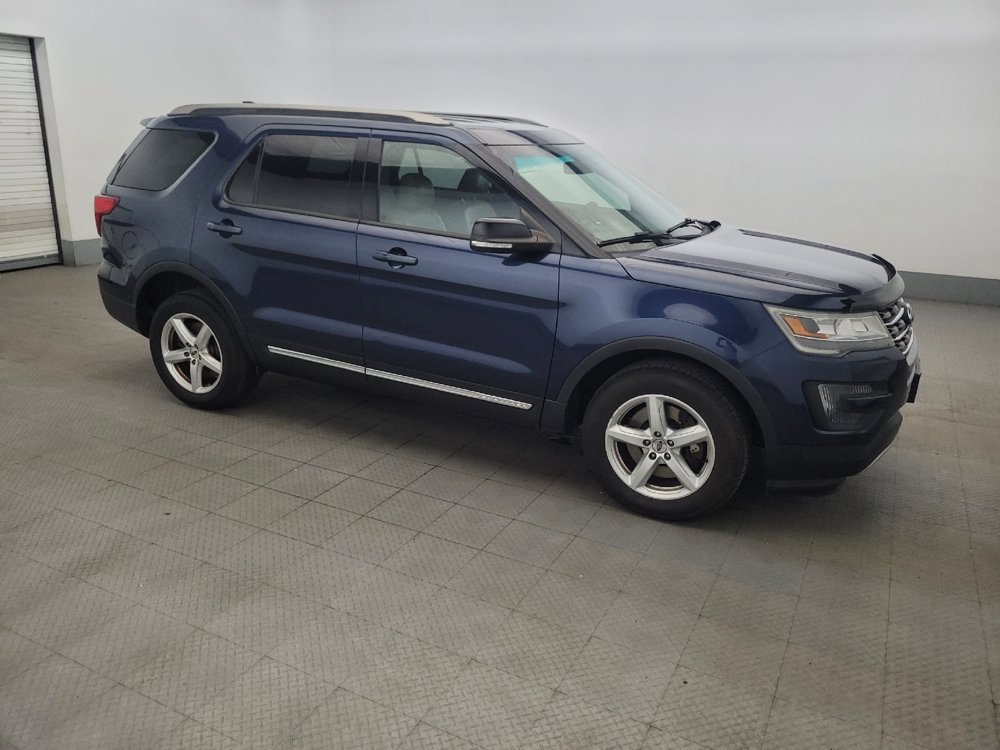 Used 2016 Ford Explorer XLT w/ Equipment Group 202A AWD/4WD image 11