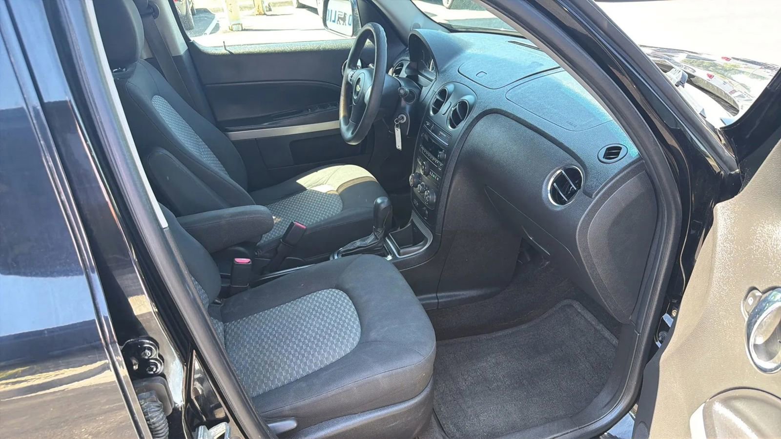 Used 2010 Chevrolet HHR LT image 11