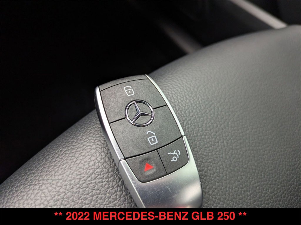 Used 2022 Mercedes-Benz GLB 250 4MATIC image 33