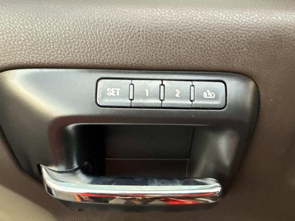 Used 2014 Chevrolet Silverado 1500 LTZ Z71 image 24