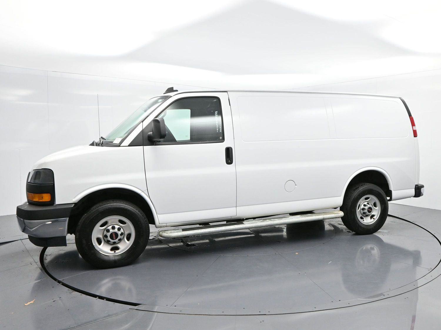 Used 2024 GMC Savana 2500 w/ Driver Convenience Package image 4