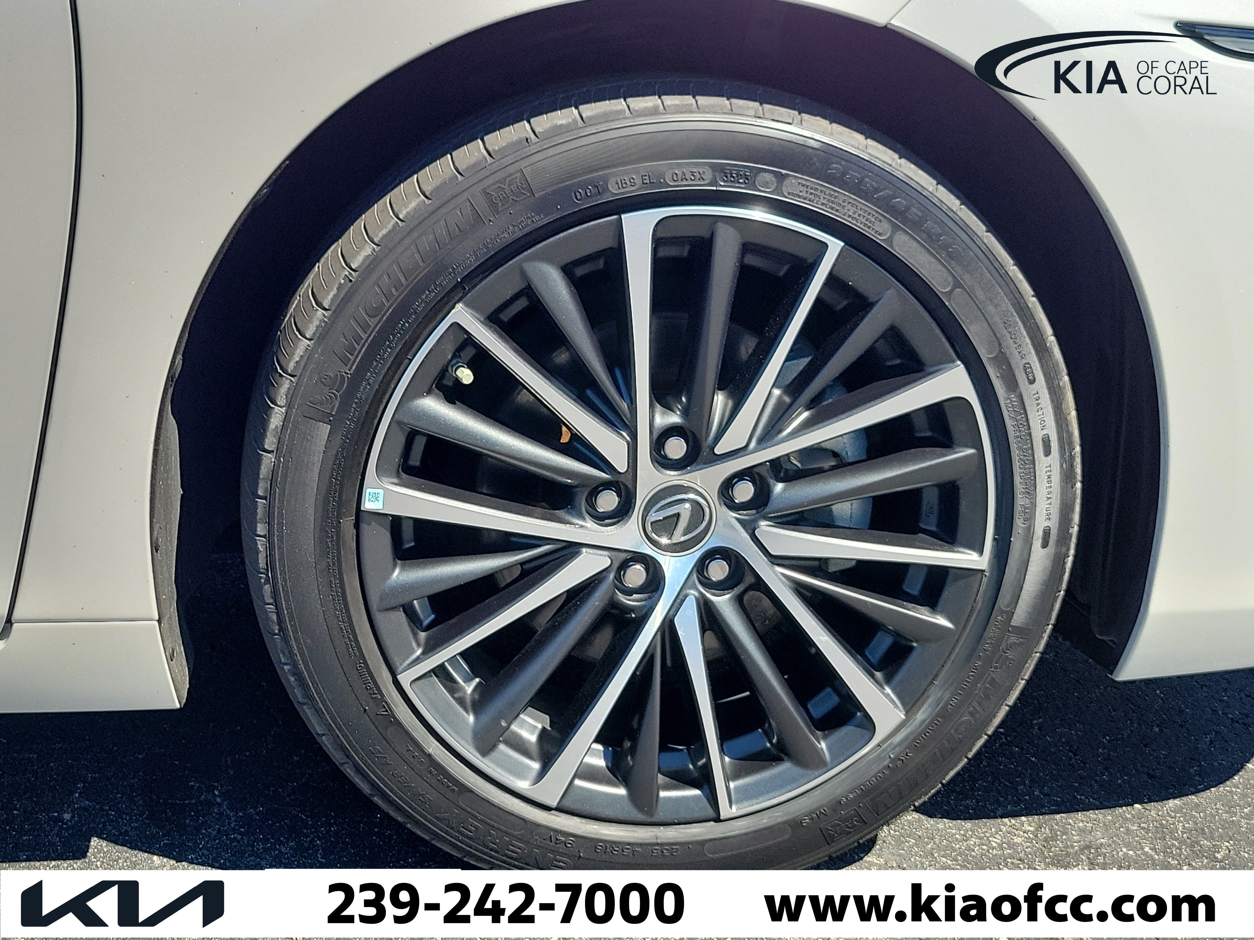 Used 2024 Lexus ES 350 w/ Premium Package FWD image 7