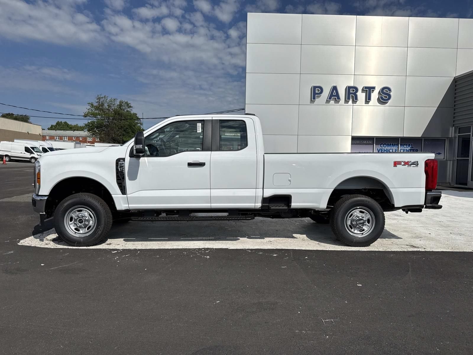 New 2026 Ford F250 XL w/ FX4 Off-Road Package AWD/4WD image 6