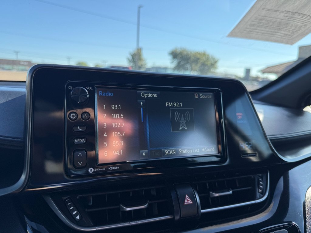 Used 2018 Toyota C-HR XLE FWD image 28