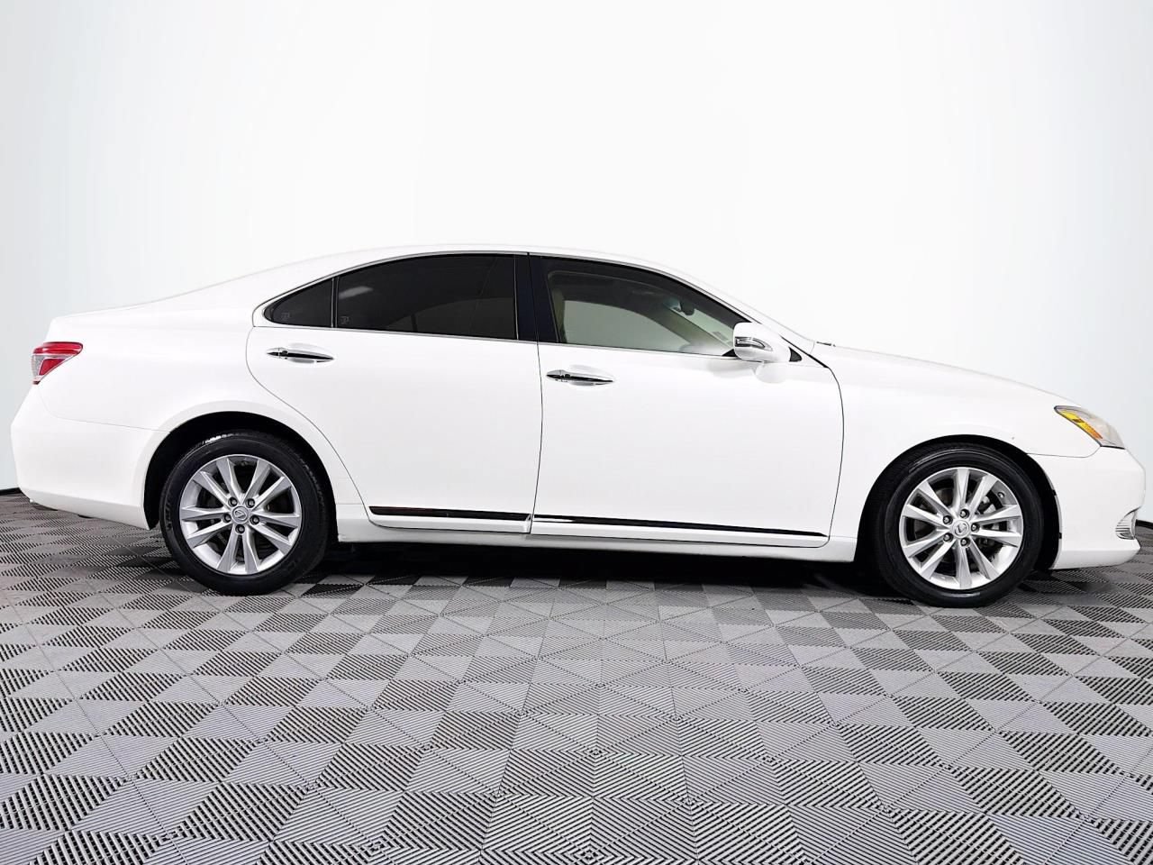 Used 2011 Lexus ES 350 FWD image 26