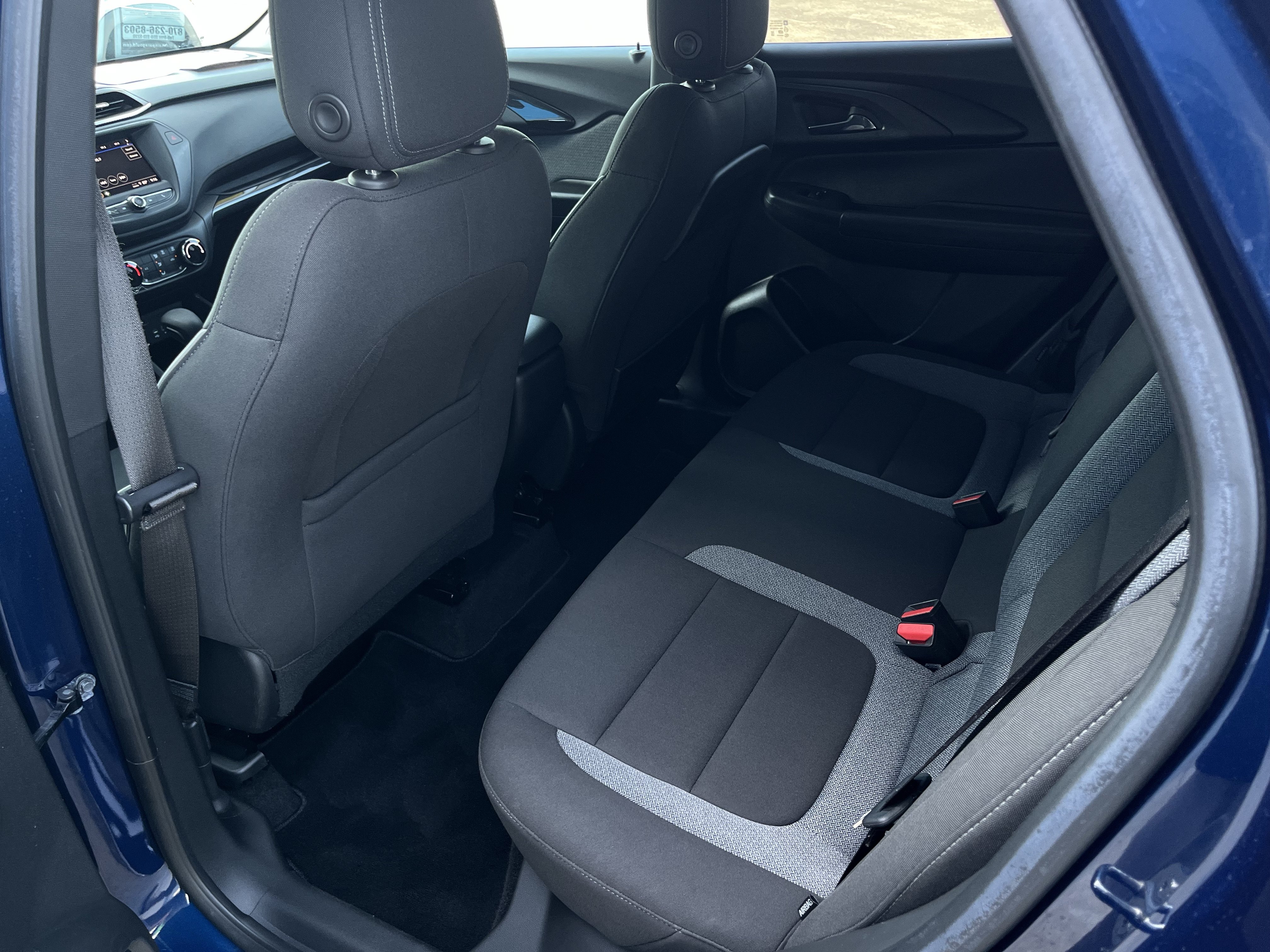 Used 2023 Chevrolet TrailBlazer LT FWD image 3