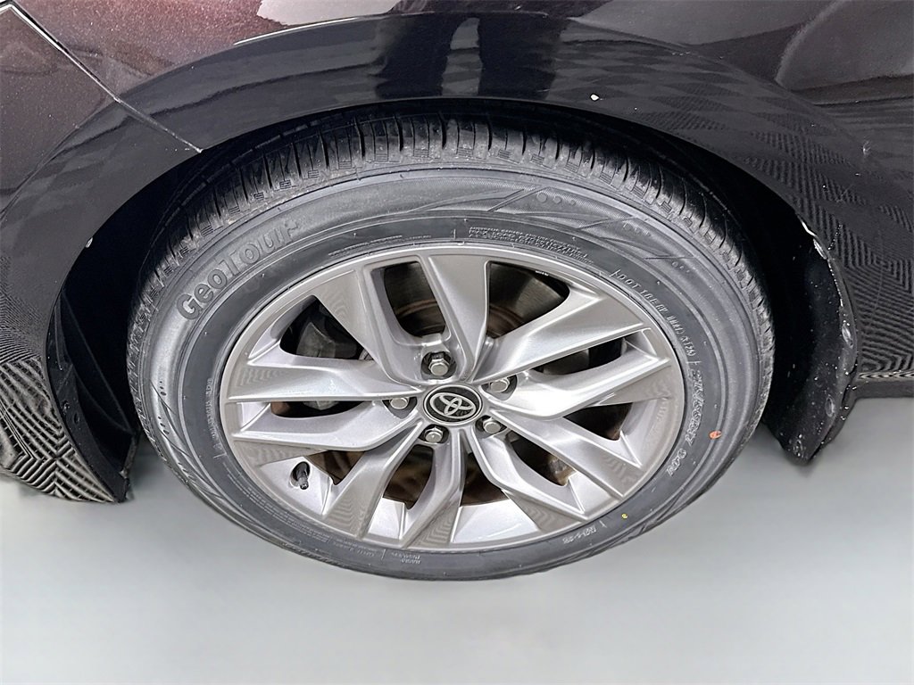 Certified 2020 Toyota Avalon XLE w/ Moonroof Package image 33