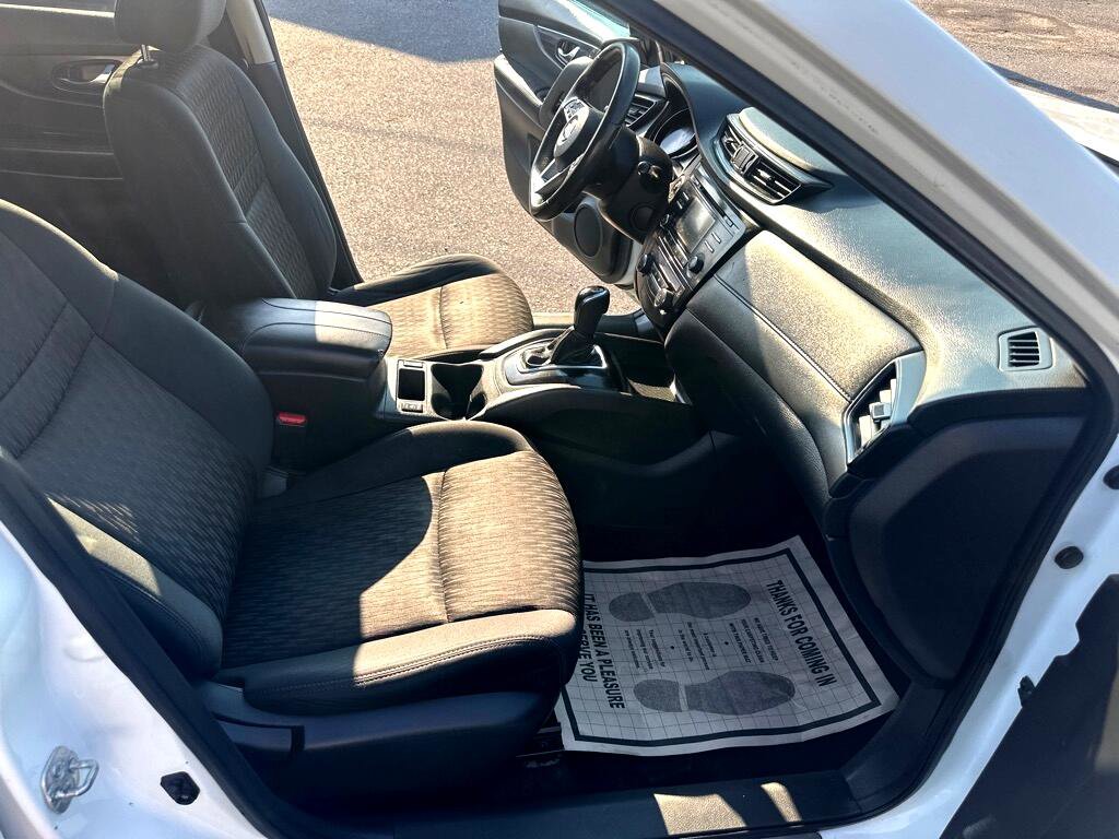 Used 2017 Nissan Rogue SV image 20