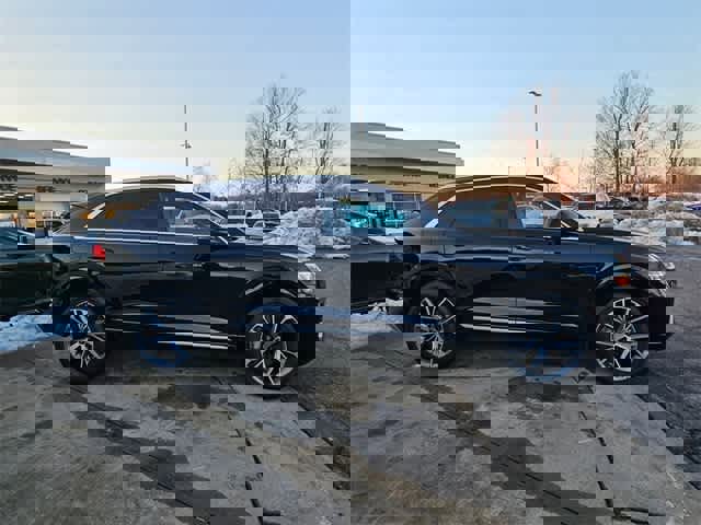 Used 2025 Audi Q8 Premium w/ Convenience Package image 9