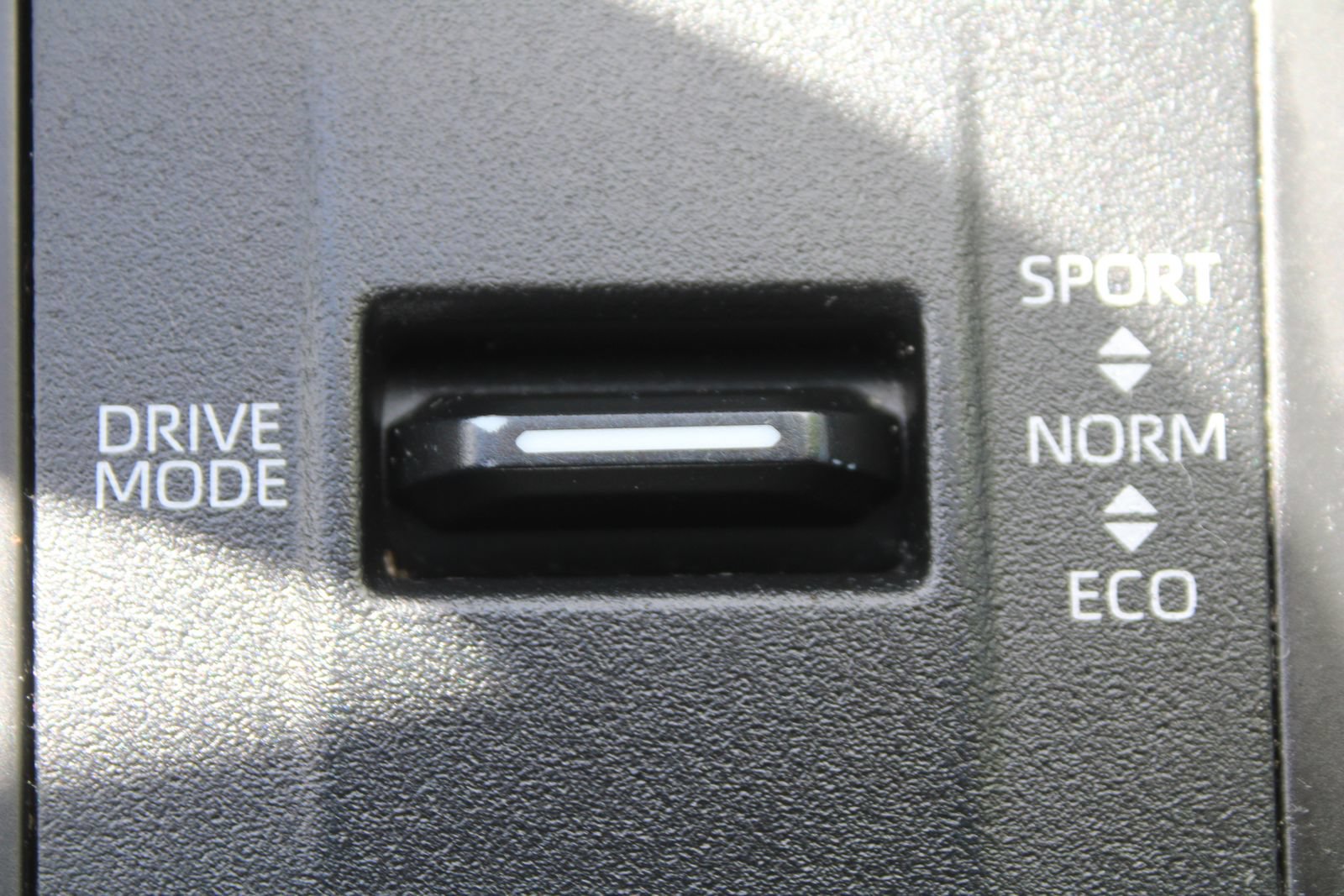 Used 2024 Toyota Highlander LE FWD image 40