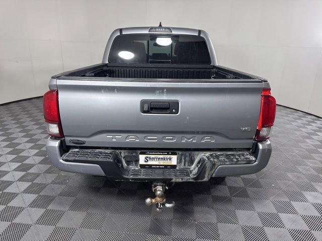Used 2019 Toyota Tacoma TRD Sport image 4