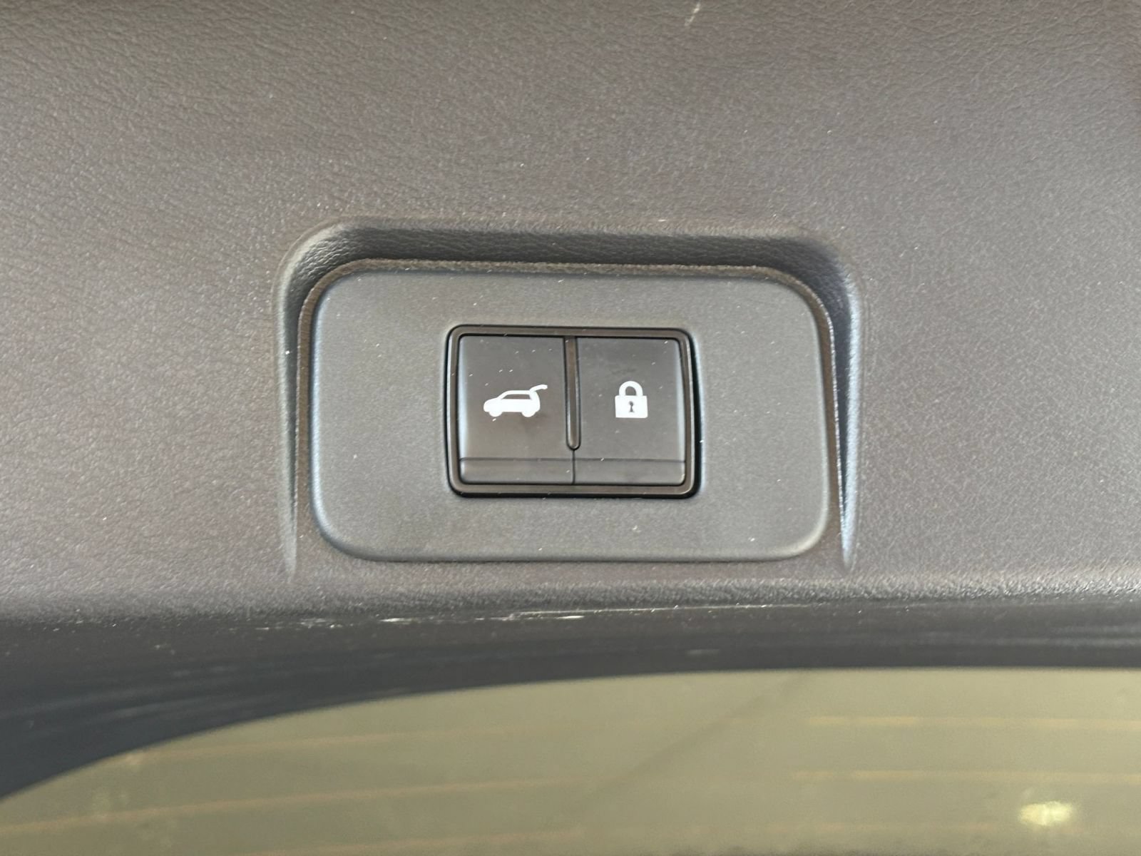 Used 2026 Nissan Rogue SL FWD image 22