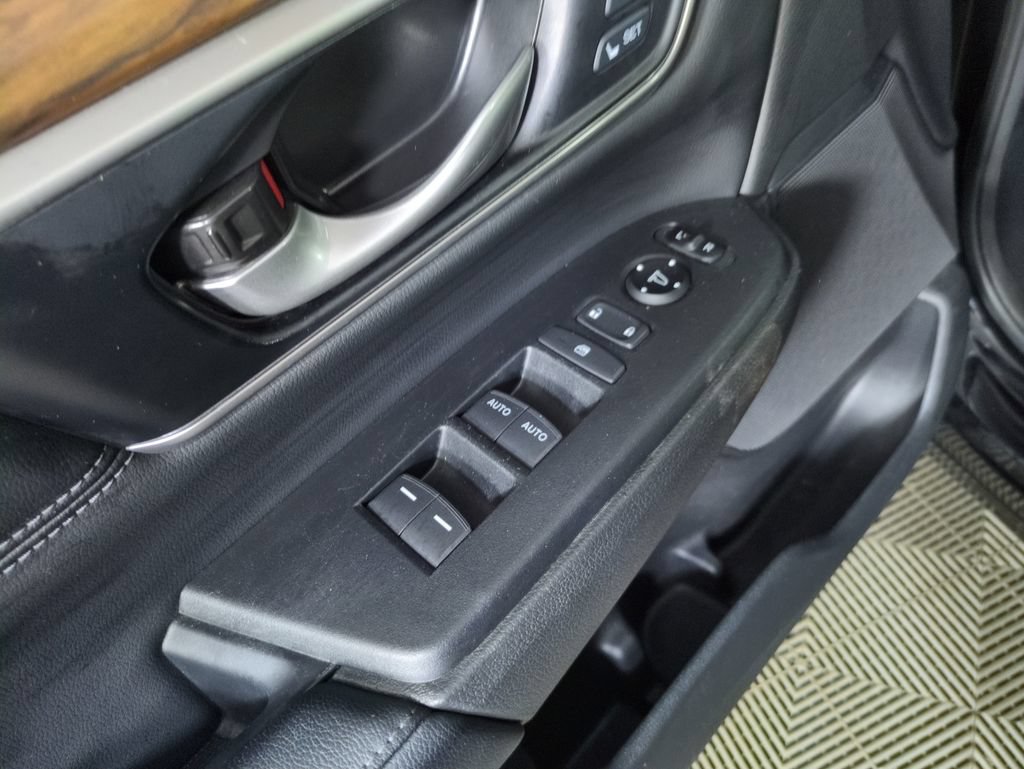 Used 2022 Honda CR-V Touring image 14