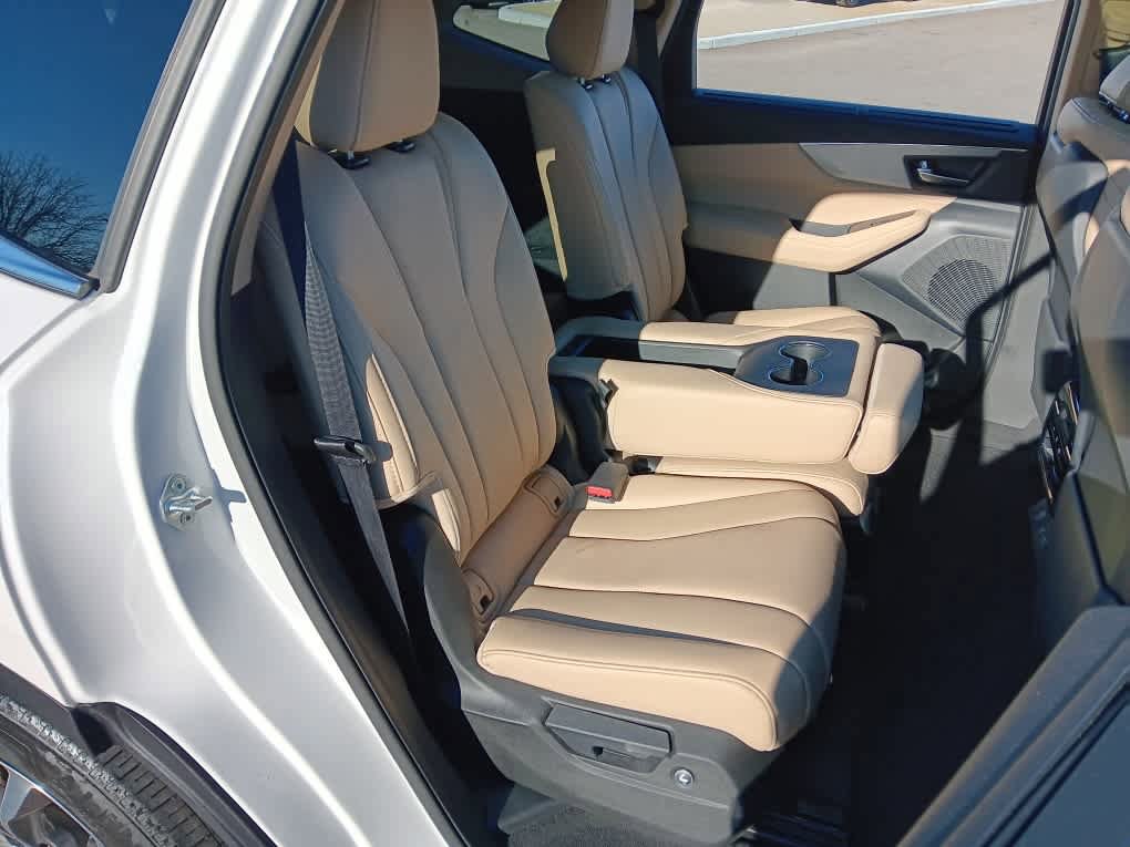 Used 2023 Acura MDX SH-AWD w/ Technology Package image 19