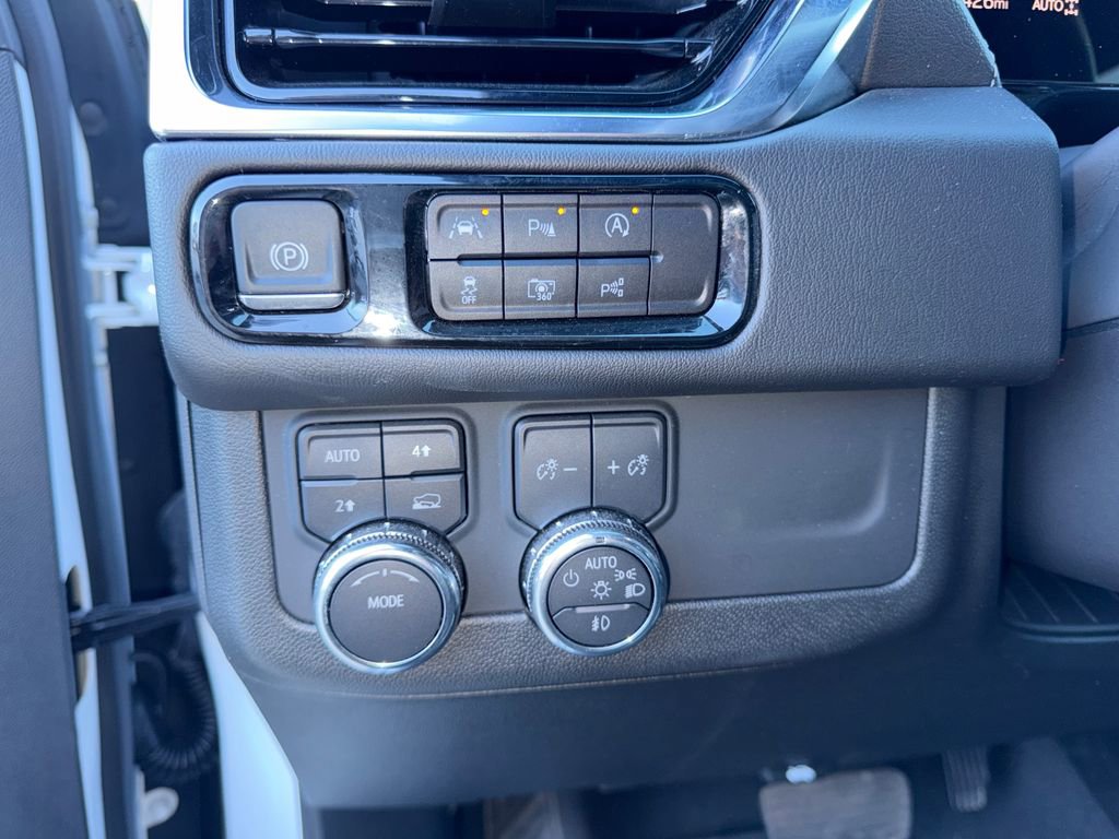 Certified 2025 GMC Yukon XL Denali image 36