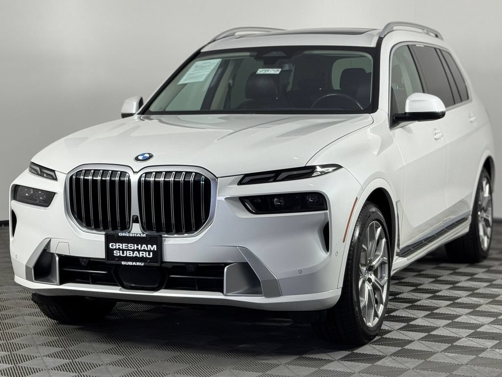 Used 2023 BMW X7 xDrive40i w/ Premium Package AWD/4WD image 3