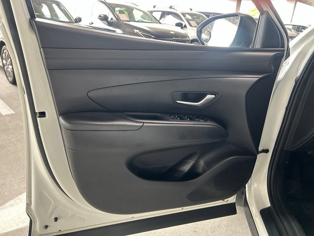Used 2025 Hyundai Tucson SE FWD image 24