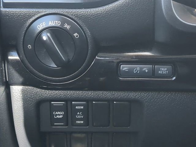 Used 2024 Nissan Titan SV w/ SV Convenience Package image 27