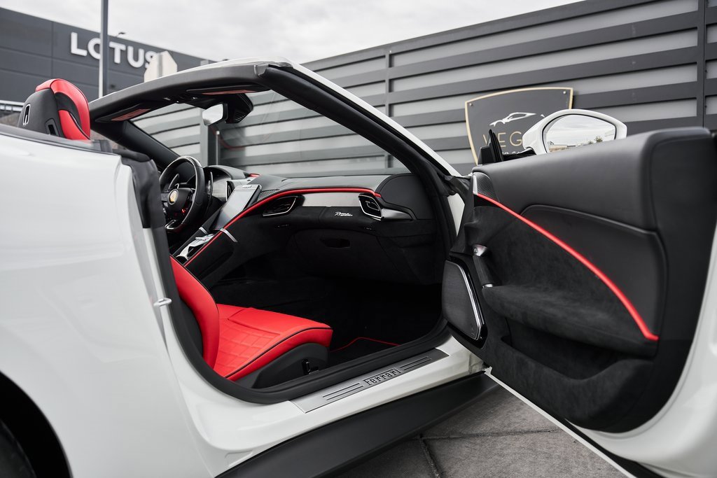 Used 2024 Ferrari Roma Spider image 28