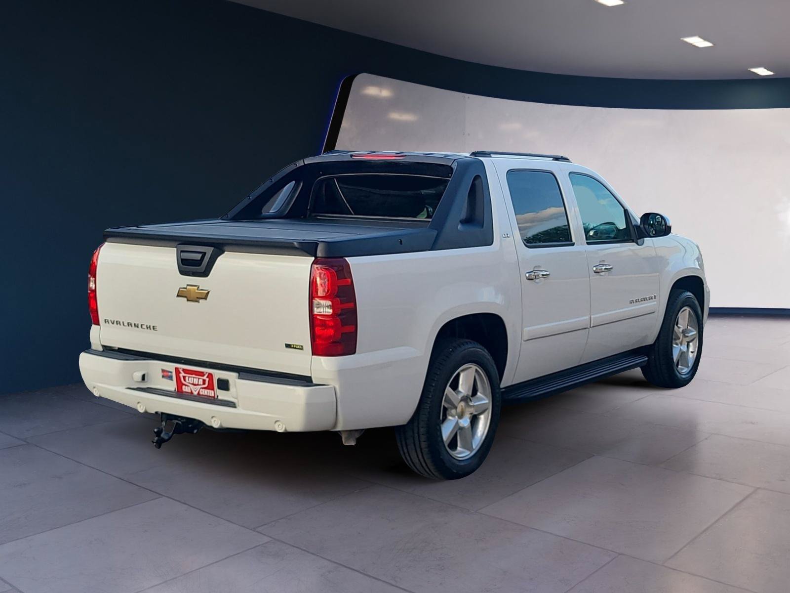 Used 2008 Chevrolet Avalanche LTZ w/ LTZ Preferred Equipment Group RWD image 5