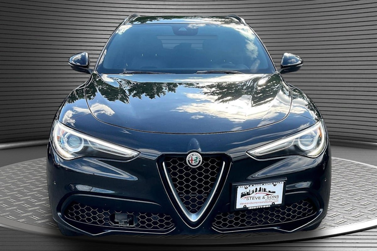 Used 2018 Alfa Romeo Stelvio Ti Sport AWD/4WD image 2