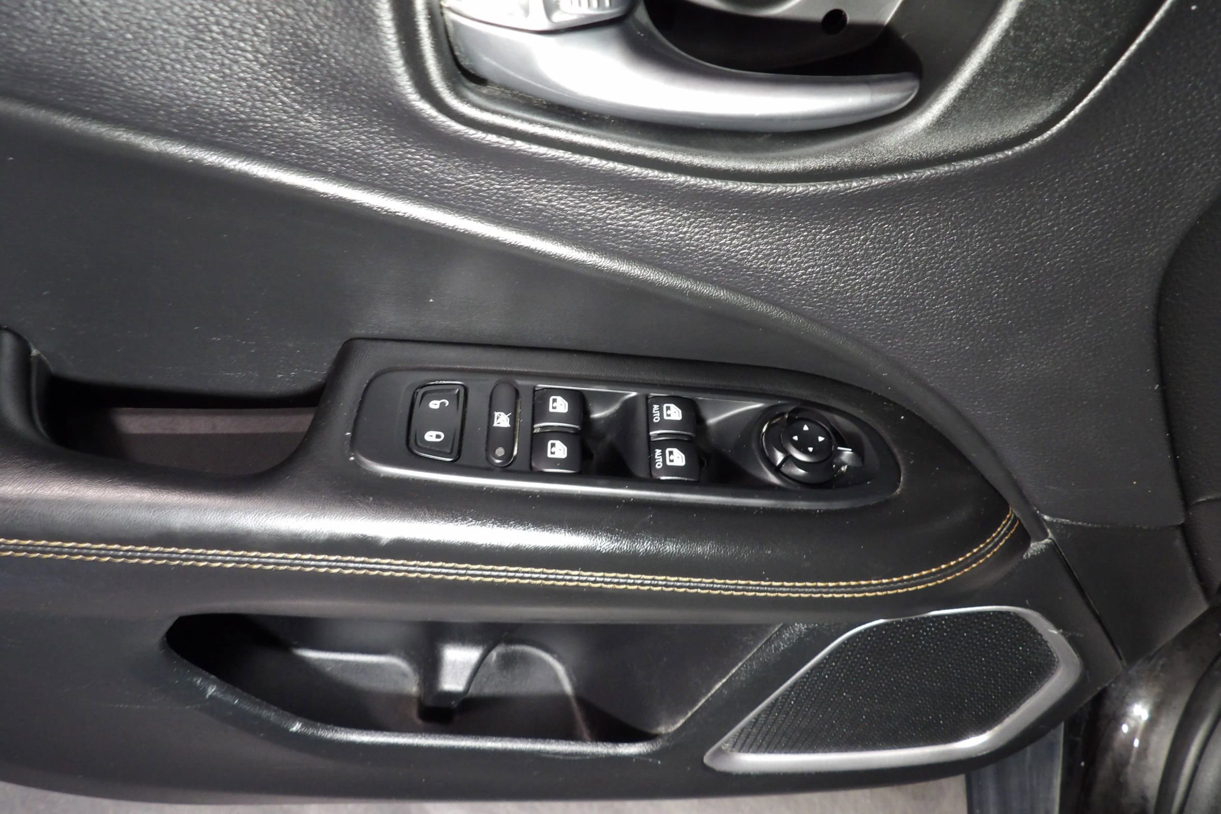 Used 2019 Jeep Compass Limited image 9