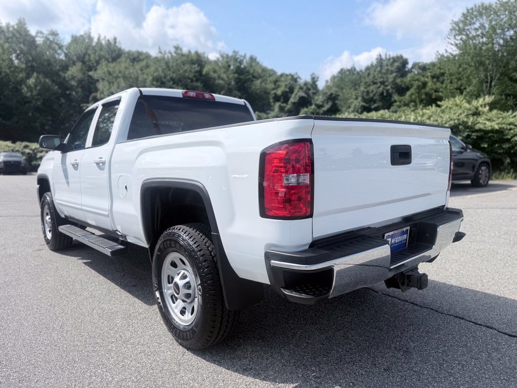 Used 2015 GMC Sierra 2500 SLE w/ SLE Preferred Package AWD/4WD image 4