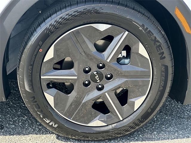 New 2025 Kia EV6 Light w/ Light LR Technology Package image 5