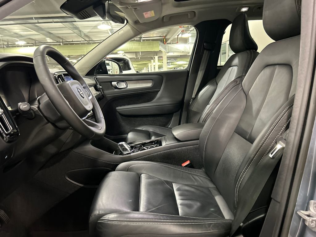 Certified 2023 Volvo XC40 B5 Plus w/ Protection Package Premier image 10