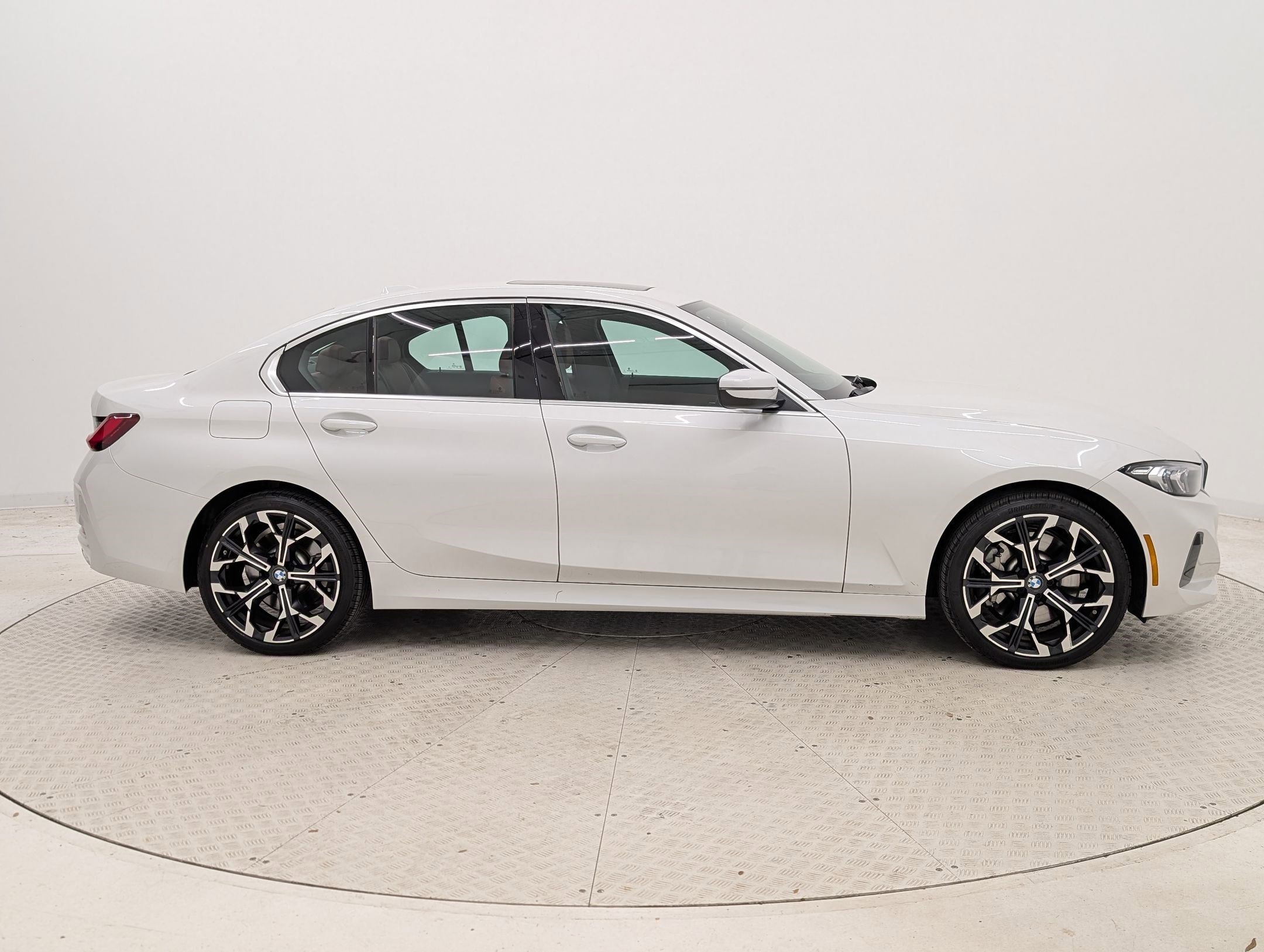 New 2025 BMW 330i Sedan w/ Convenience Package image 8