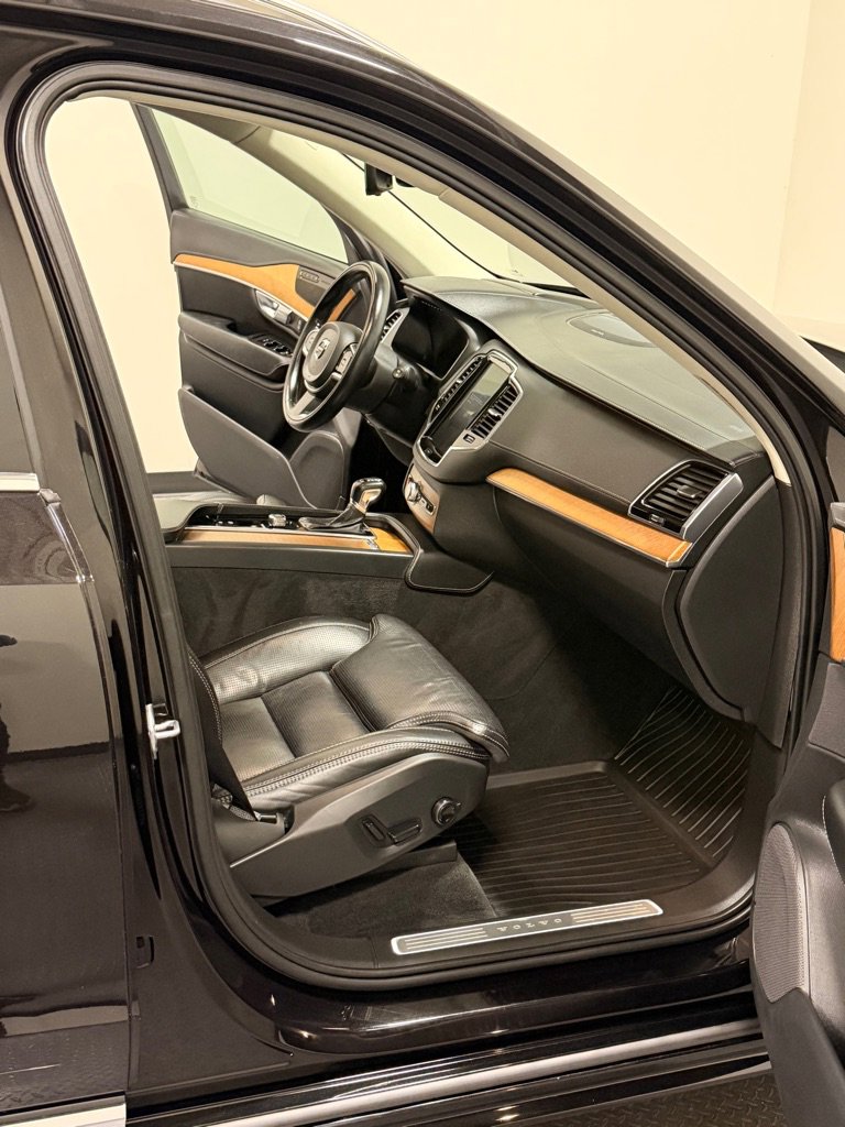 Used 2019 Volvo XC90 T6 Inscription w/ Luxury Package image 12