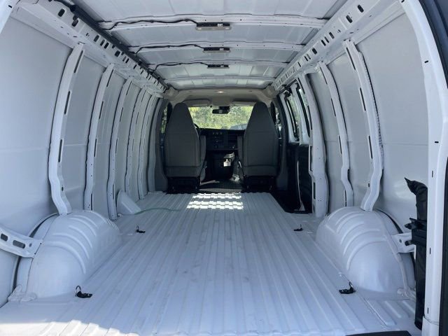New 2025 GMC Savana 2500 Extended w/ Driver Convenience Package image 7