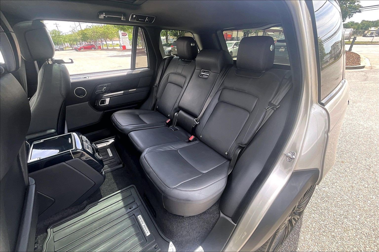 Used 2019 Land Rover Range Rover Long Wheelbase Supercharged AWD/4WD image 30