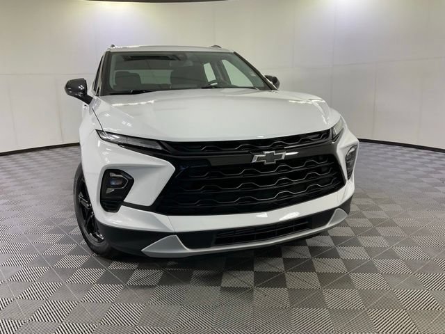 Used 2025 Chevrolet Blazer LT w/ Convenience Package FWD image 8