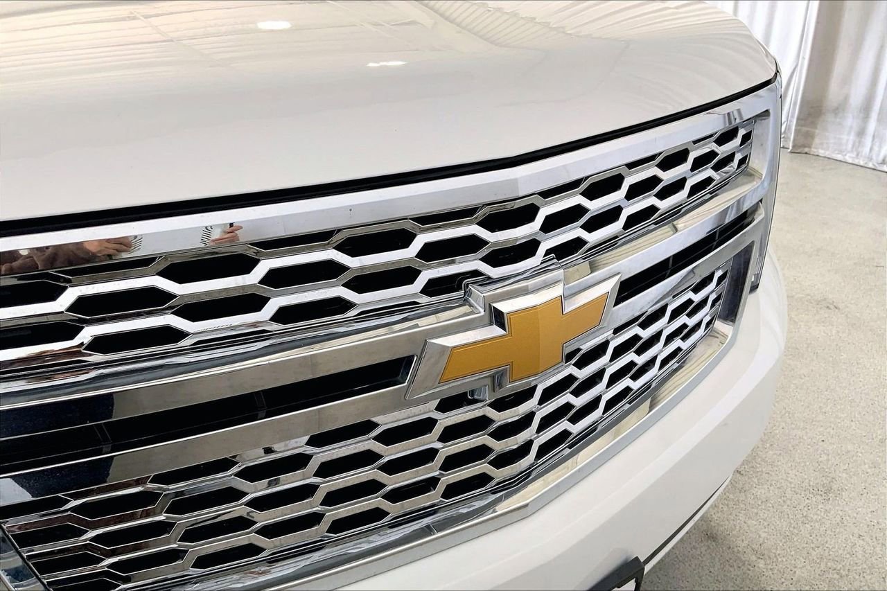 Used 2019 Chevrolet Suburban LS image 28
