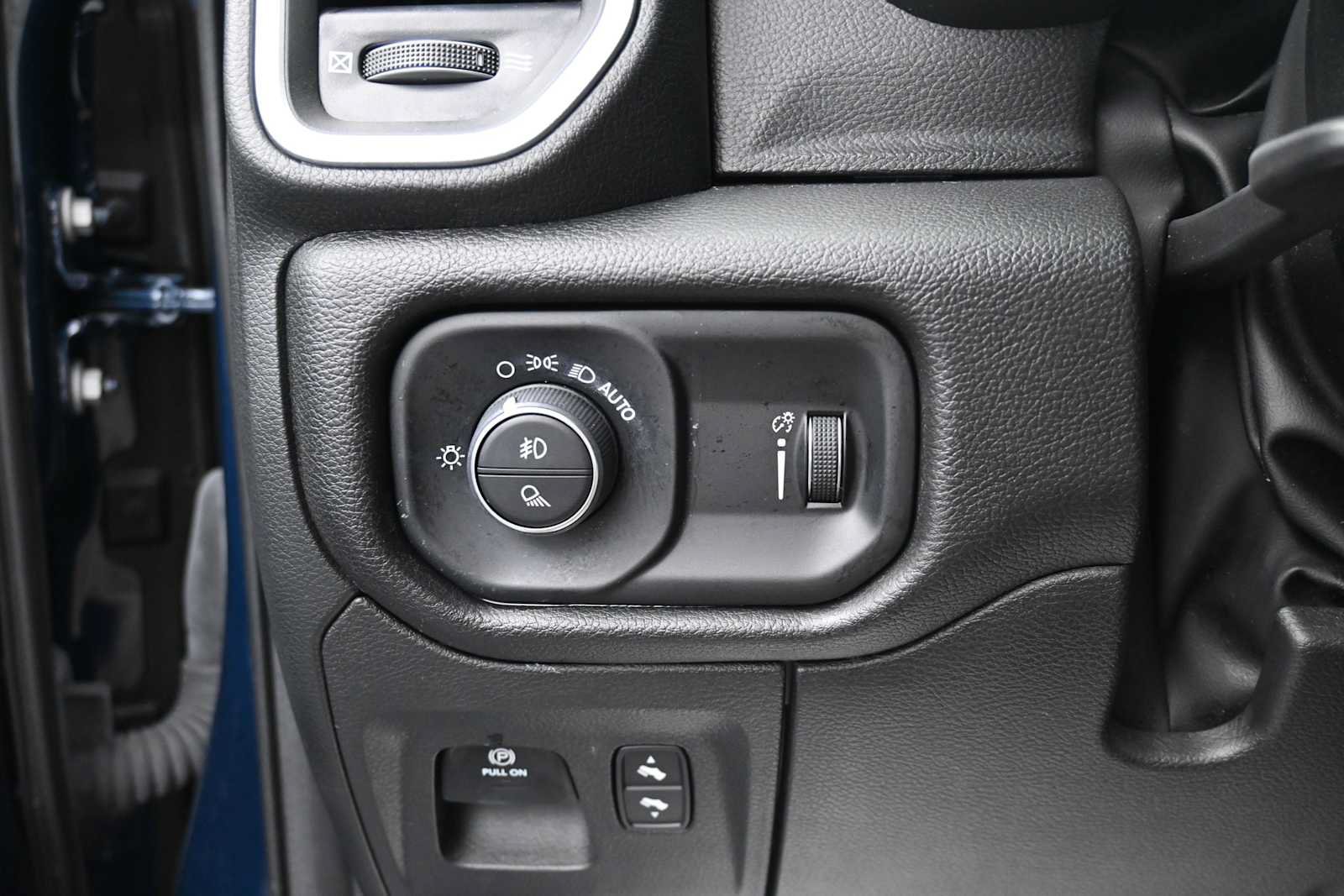 Used 2023 RAM 1500 Big Horn AWD/4WD image 10