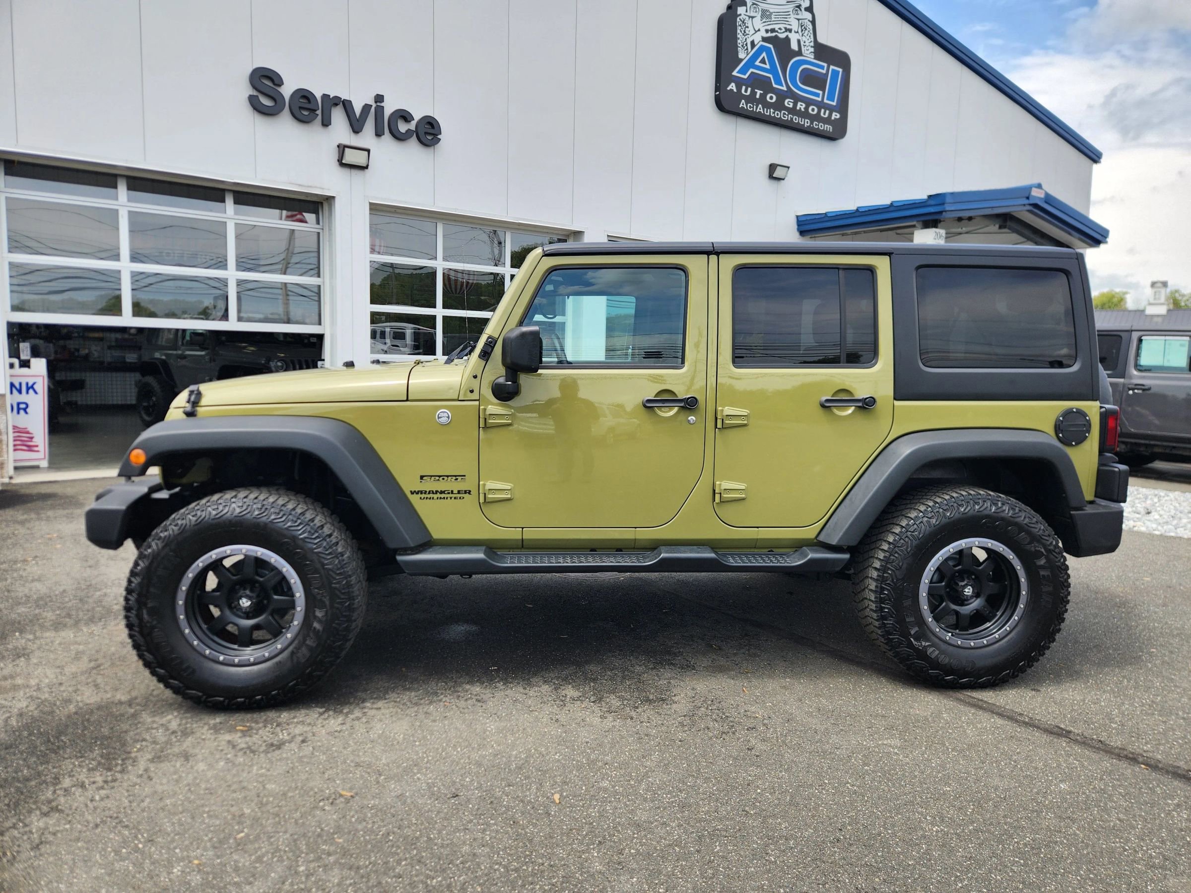 Used 2013 Jeep Wrangler Unlimited Sport AWD/4WD image 8