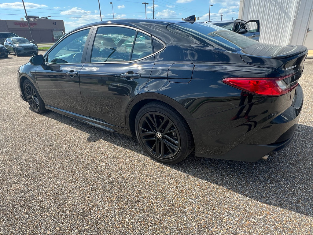 Used 2025 Toyota Camry SE FWD image 7