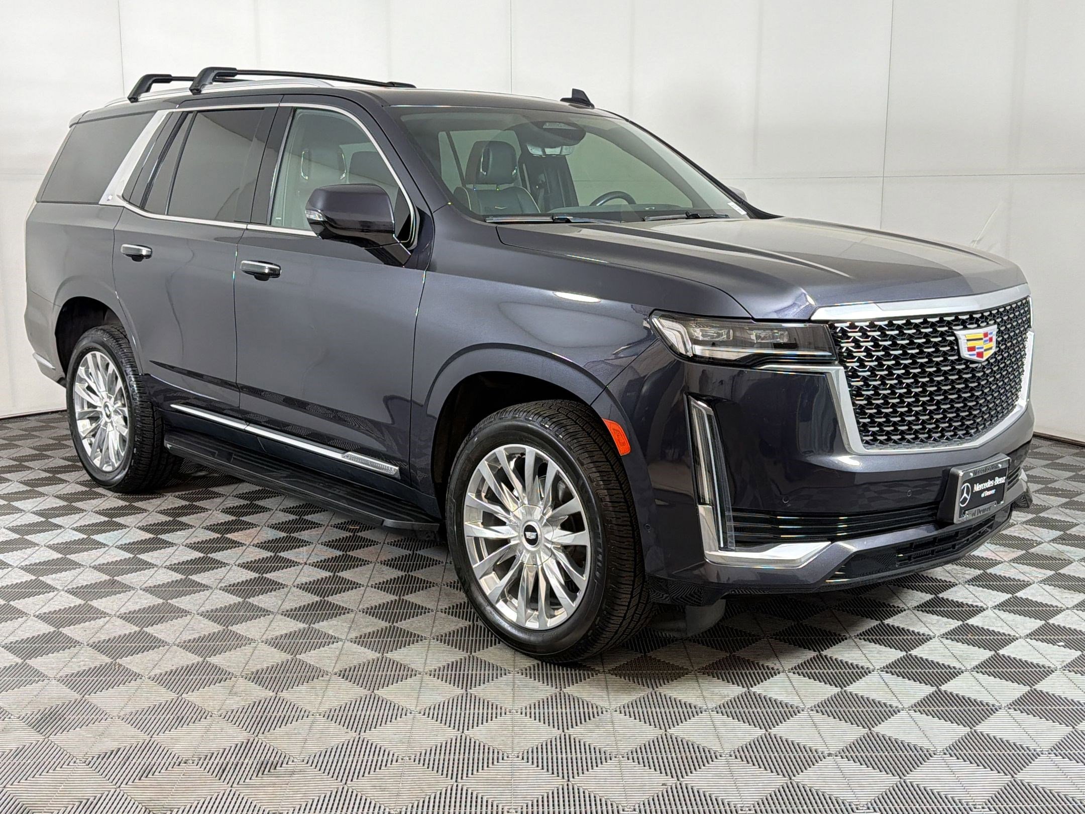 Used 2022 Cadillac Escalade Premium Luxury w/ Performance Package AWD/4WD image 7