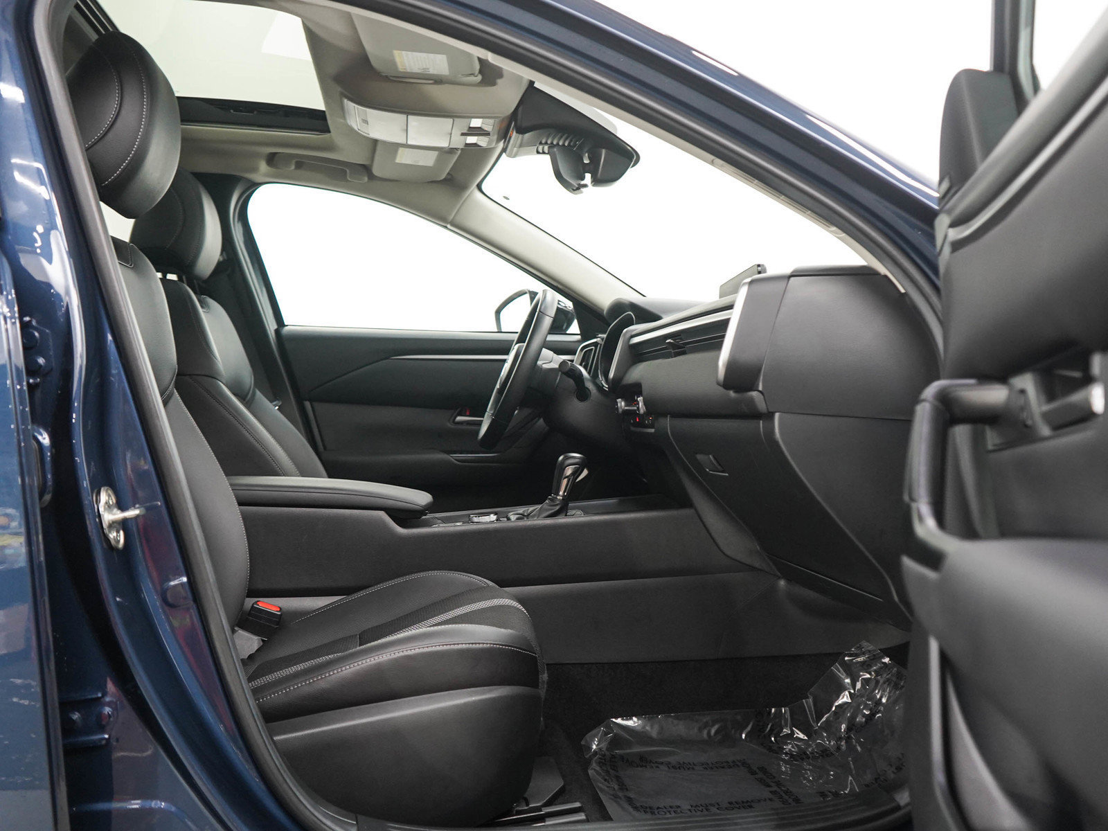Used 2025 MAZDA CX-50 AWD 2.5 S w/ Premium Package image 11