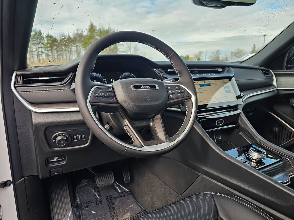 New 2026 Jeep Grand Cherokee Limited image 13