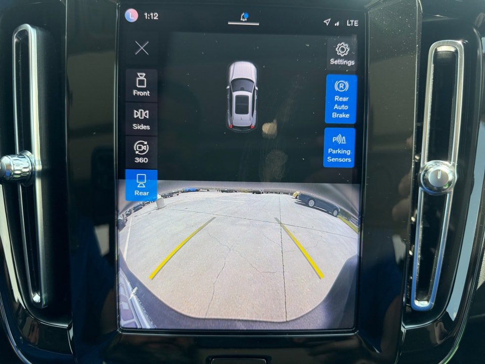 Certified 2023 Volvo XC40 B5 Ultimate w/ Climate Package AWD/4WD image 19