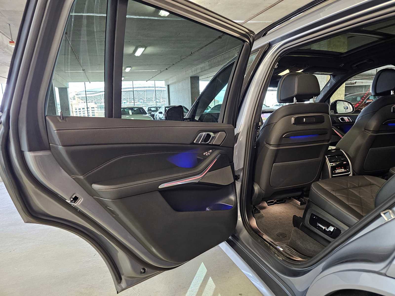 Used 2026 BMW X7 xDrive40i w/ M Sport Package AWD/4WD image 36