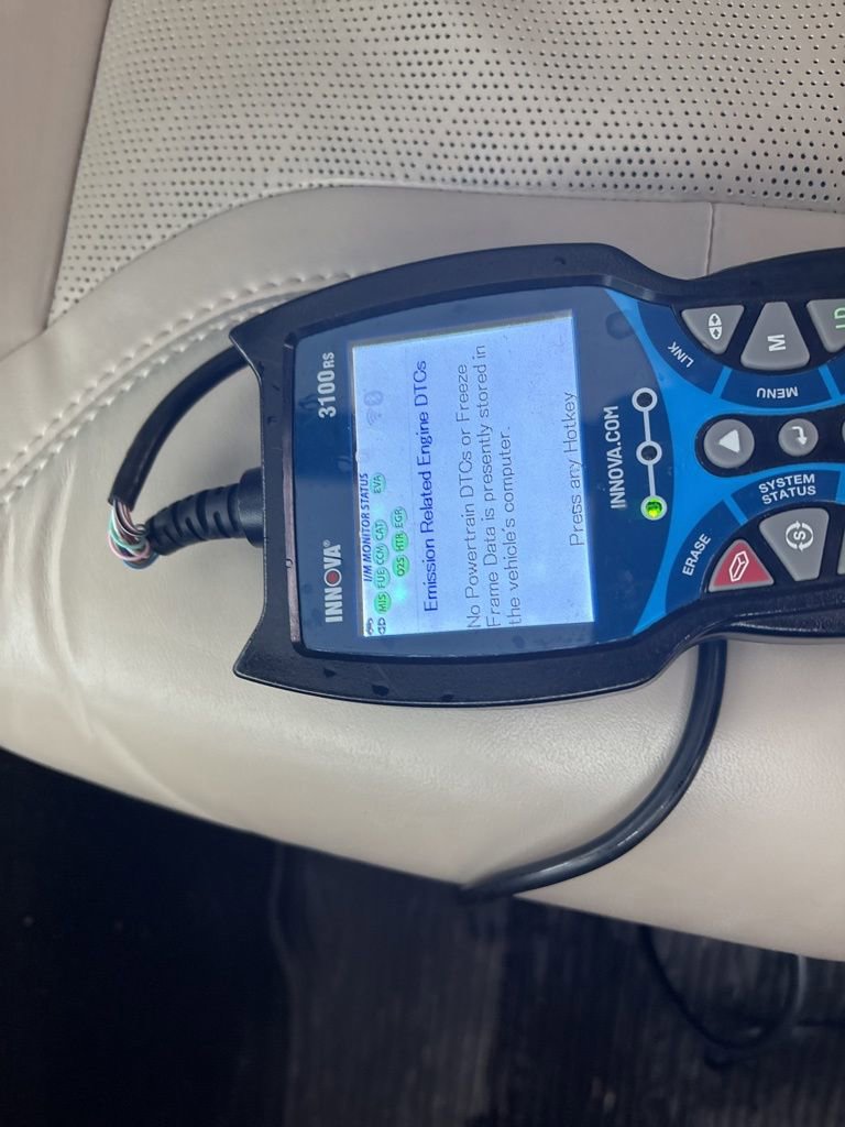 Used 2023 Ford Explorer Platinum w/ Technology Package image 13