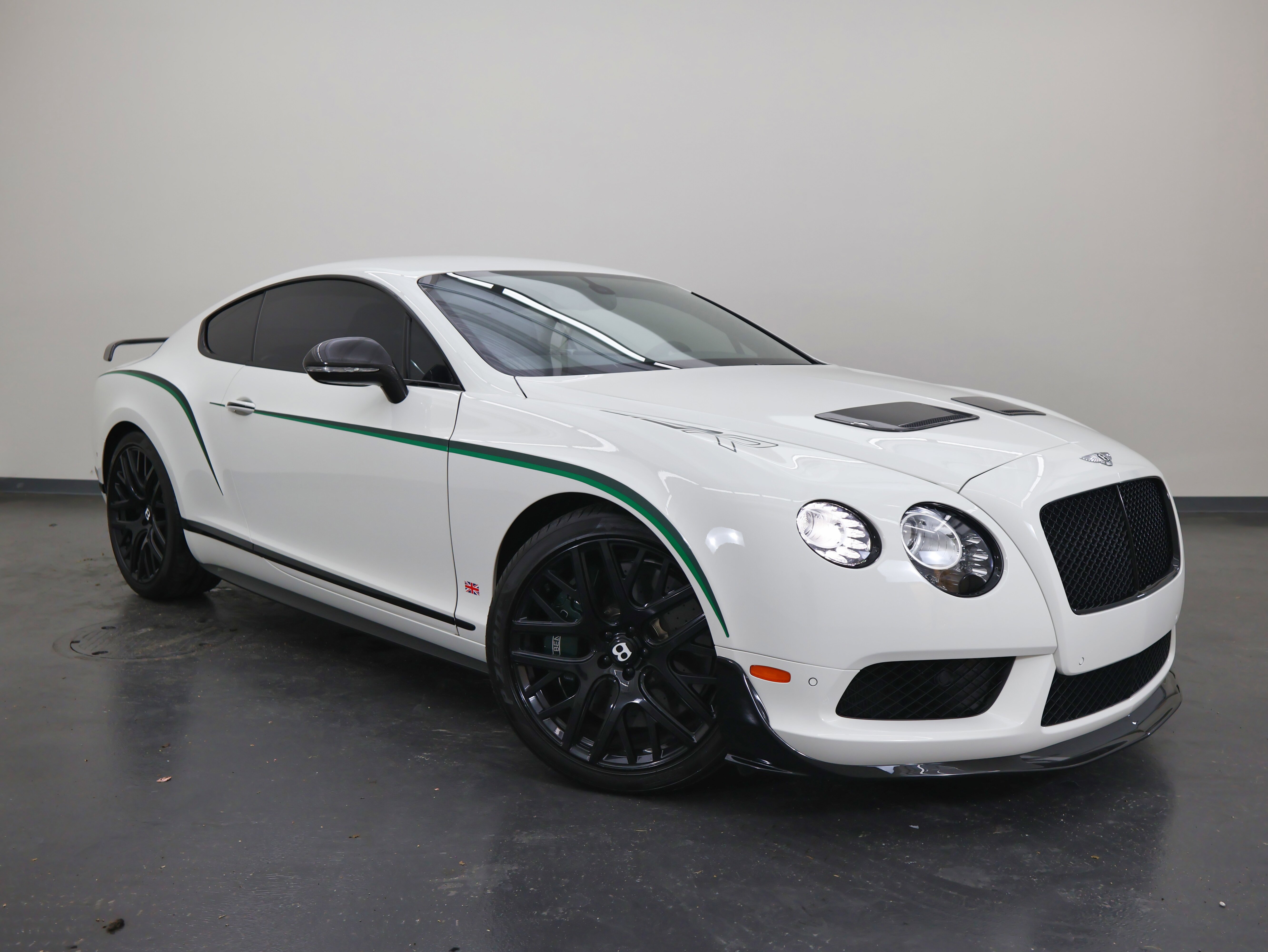 Used 2015 Bentley Continental GT3-R image 68