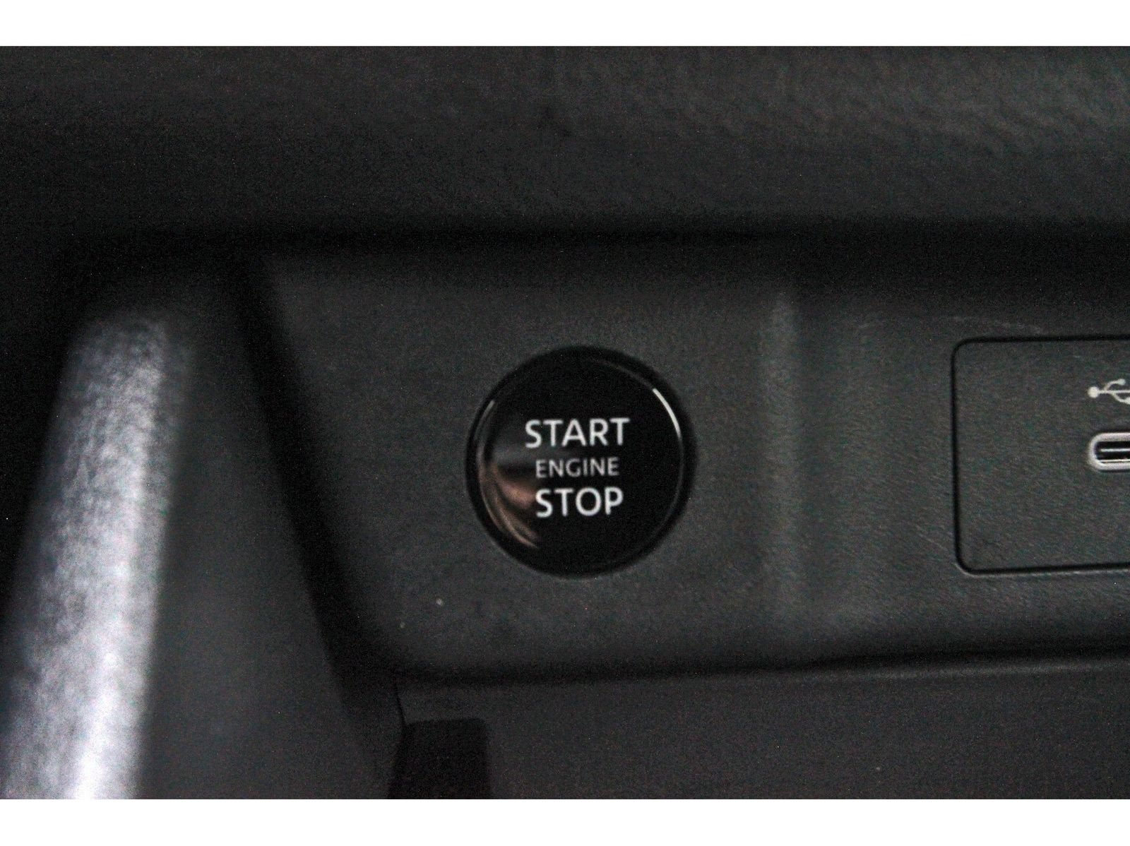 Certified 2026 Nissan Rogue SV FWD image 27