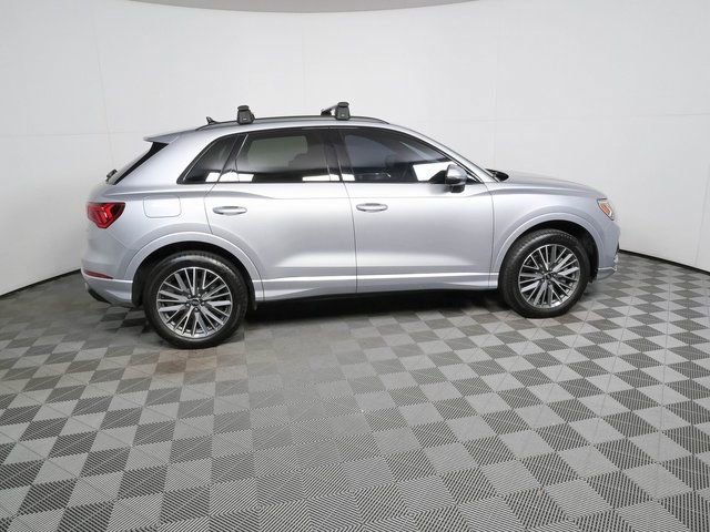 Used 2023 Audi Q3 2.0T Premium w/ Convenience Package AWD/4WD image 2